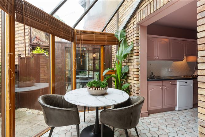 63 Shrewsbury Park, Ballsbridge, Dublin 4