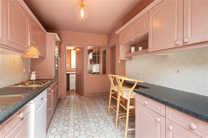 63 Shrewsbury Park, Ballsbridge, Dublin 4
