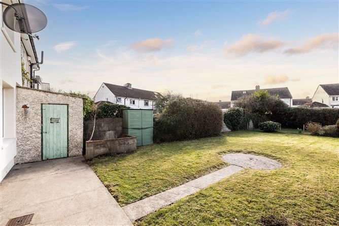 https://photos-a.propertyimages.ie/media/7/8/8/4907887/b8fd417f-55d1-4bc2-b676-261ede6cd324_l.jpg