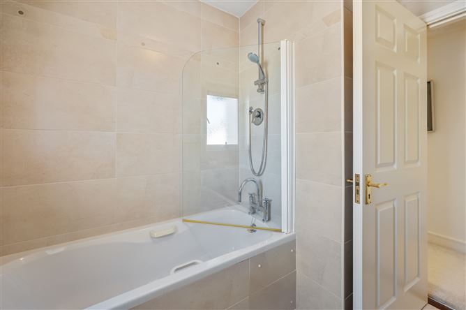 33 Highfield Avenue, Ballincollig, Cork
