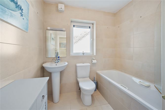 33 Highfield Avenue, Ballincollig, Cork