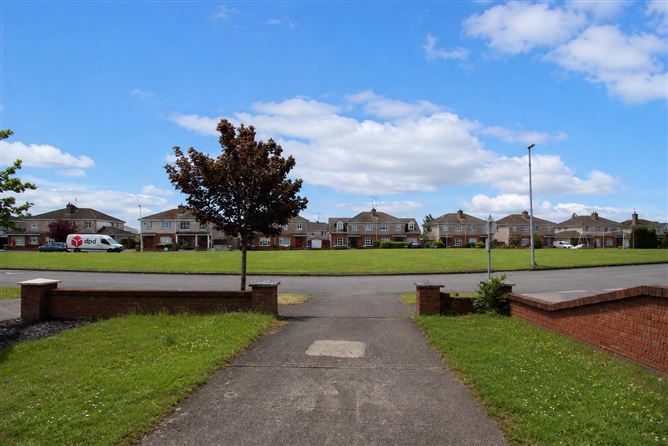 Photo 17 of 31 — 77 Ardilaun Green, Mullingar, Westmeath