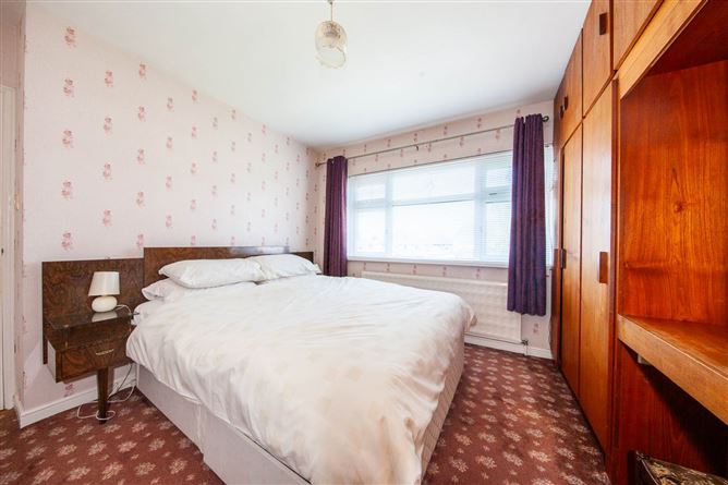 Photo 18 of 26 — 38 Elm Mount Park, Beaumont, Dublin 9