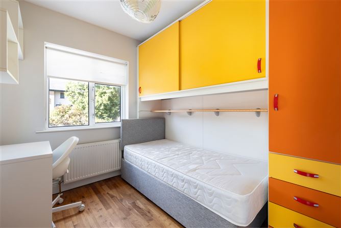 Photo 12 of 18 — 73 Mount Eagle View, Leopardstown, Dublin 18