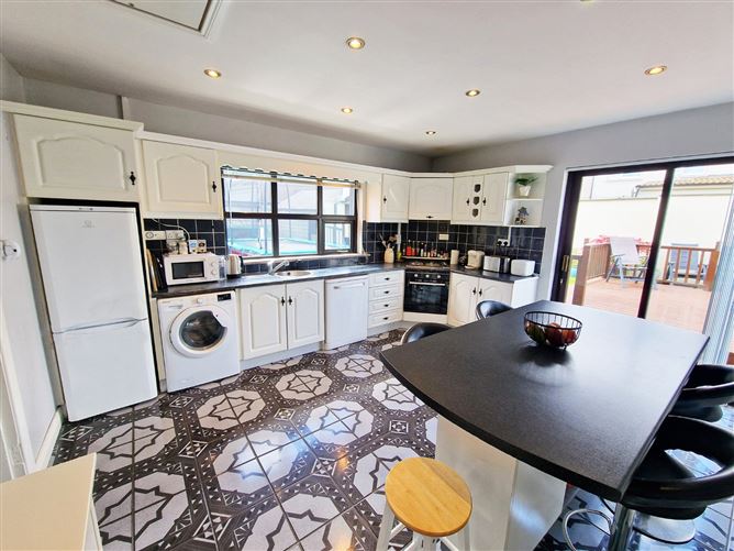 2 Church Drive, Clarecastle, Ennis, Co. Clare