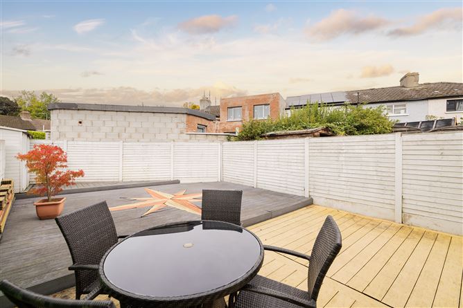 https://photos-a.propertyimages.ie/media/7/8/9/4958987/e8c9bbd2-9ce6-49f3-9400-73c159356964_l.jpg