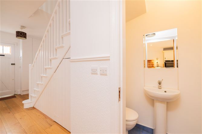 https://photos-a.propertyimages.ie/media/7/8/9/4958987/e8c9bbd2-9ce6-49f3-9400-73c159356964_l.jpg