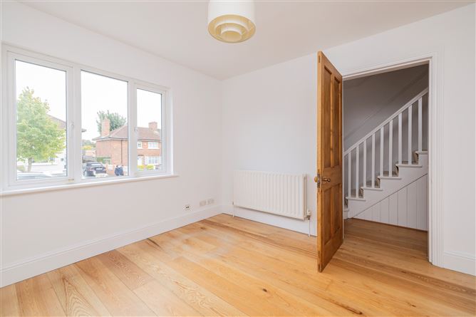 https://photos-a.propertyimages.ie/media/7/8/9/4958987/e8c9bbd2-9ce6-49f3-9400-73c159356964_l.jpg