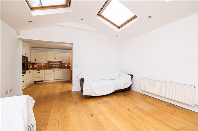 https://photos-a.propertyimages.ie/media/7/8/9/4958987/e8c9bbd2-9ce6-49f3-9400-73c159356964_l.jpg