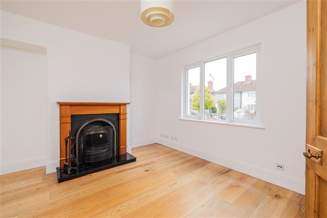 https://photos-a.propertyimages.ie/media/7/8/9/4958987/e8c9bbd2-9ce6-49f3-9400-73c159356964_l.jpg