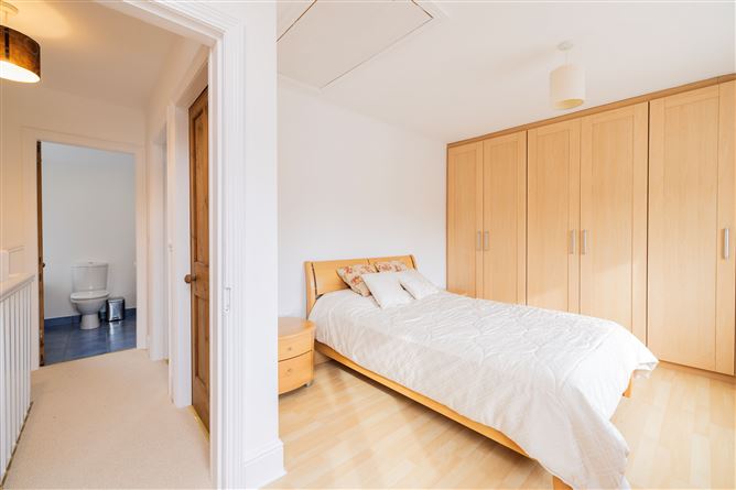 https://photos-a.propertyimages.ie/media/7/8/9/4958987/e8c9bbd2-9ce6-49f3-9400-73c159356964_l.jpg