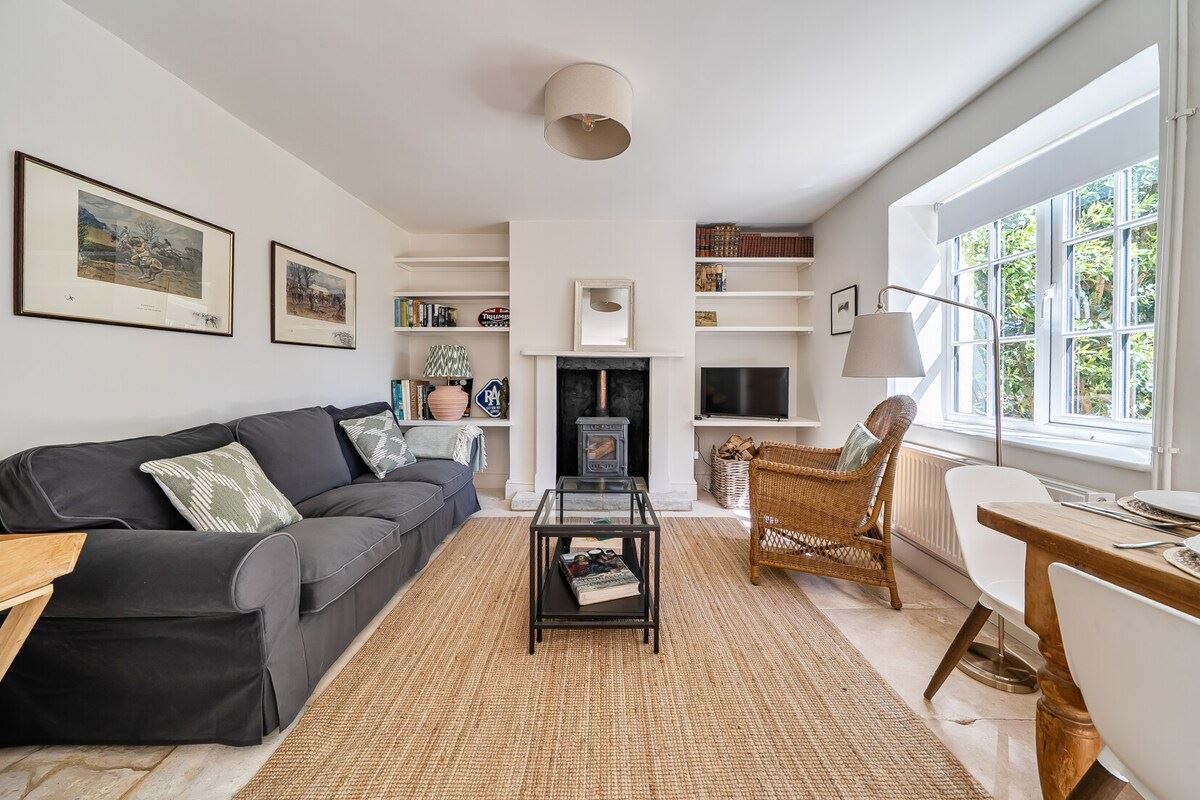 The Gloucestershire Cottage,Hazleton Manor,Gloucestershire,United Kingdom