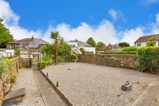 Lynford, 2 Oldcourt Terrace, Vevay Road, Bray