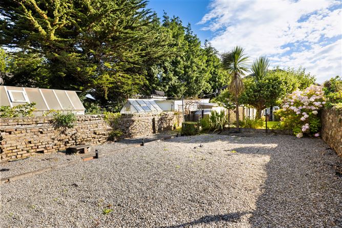 Lynford, 2 Oldcourt Terrace, Vevay Road, Bray