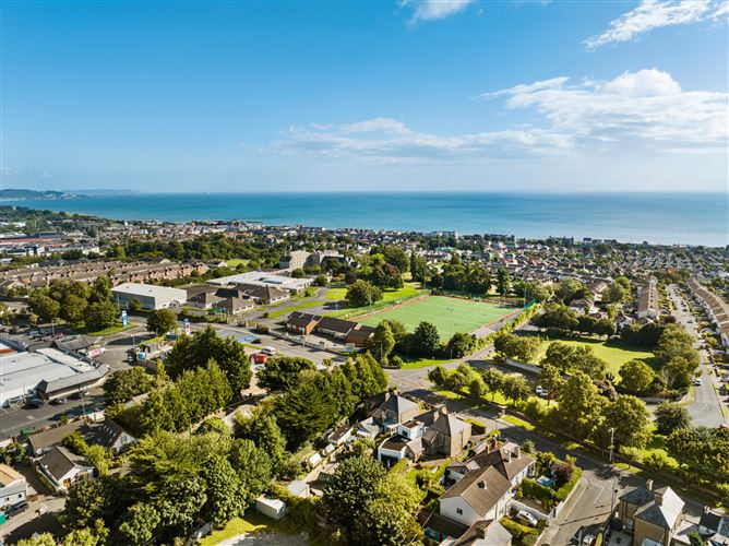 Lynford, 2 Oldcourt Terrace, Vevay Road, Bray