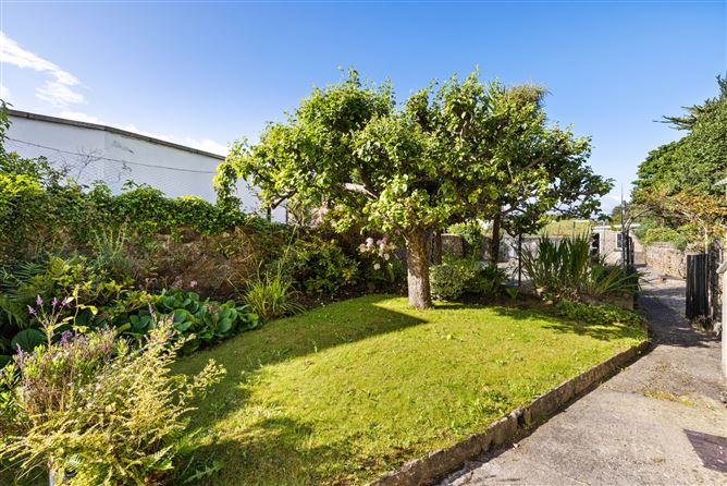 Lynford, 2 Oldcourt Terrace, Vevay Road, Bray