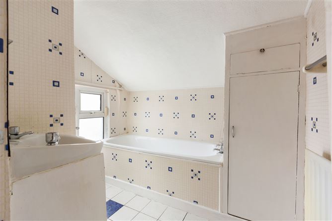 Lynford, 2 Oldcourt Terrace, Vevay Road, Bray