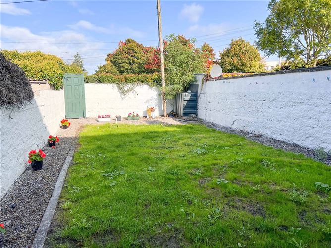 4 Castle Avenue, Thurles, Co. Tipperary