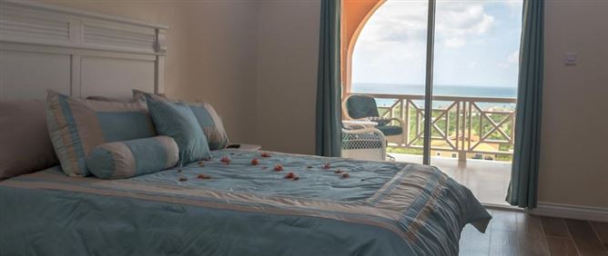 Private, Mount Royal Villas