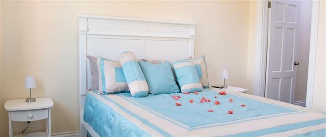 Private, Mount Royal Villas
