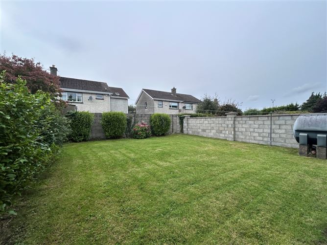 15 Prior Park Hill, Clonmel, Co. Tipperary