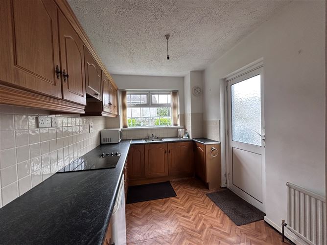 15 Prior Park Hill, Clonmel, Co. Tipperary