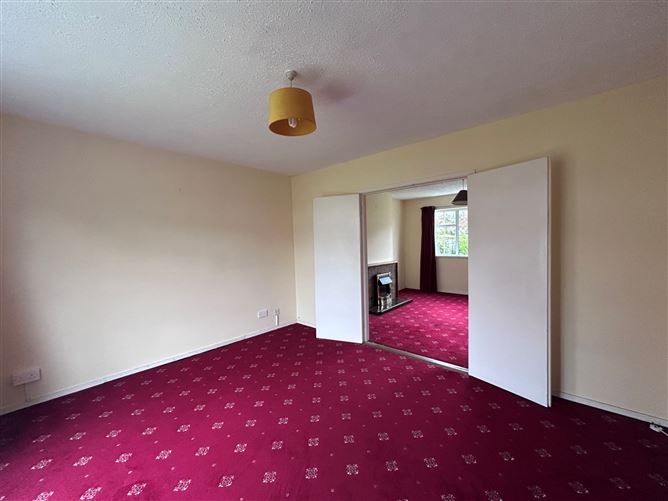 15 Prior Park Hill, Clonmel, Co. Tipperary