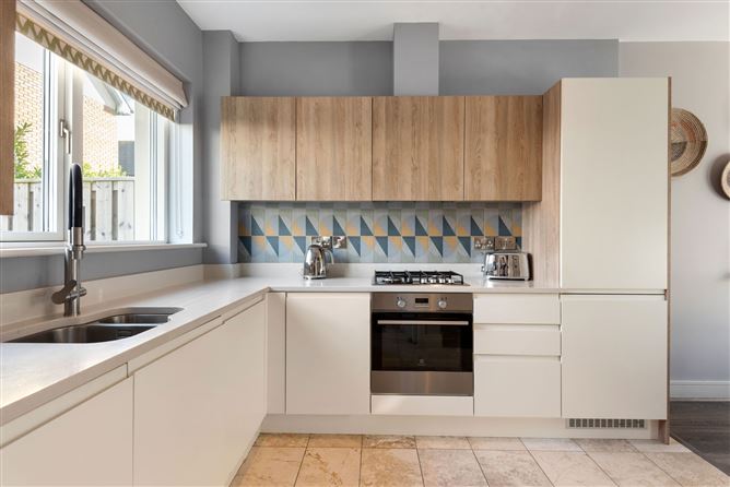 4 Larkfield Close, Leopardstown, Dublin 18