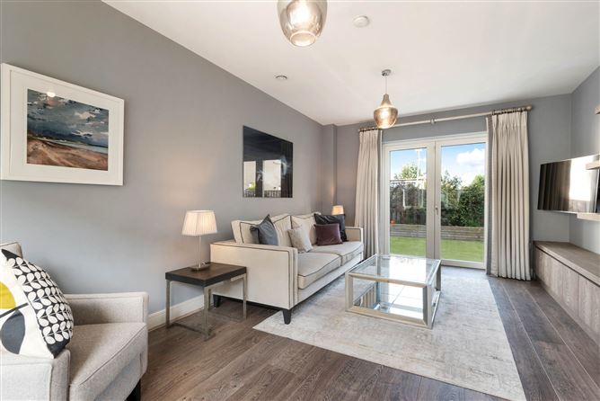 4 Larkfield Close, Leopardstown, Dublin 18