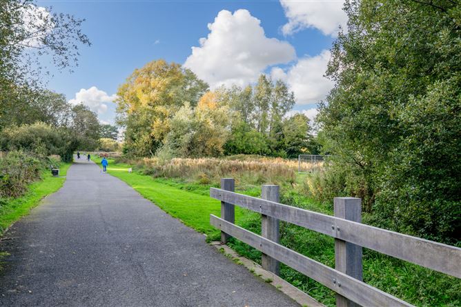 4 Larkfield Close, Leopardstown, Dublin 18