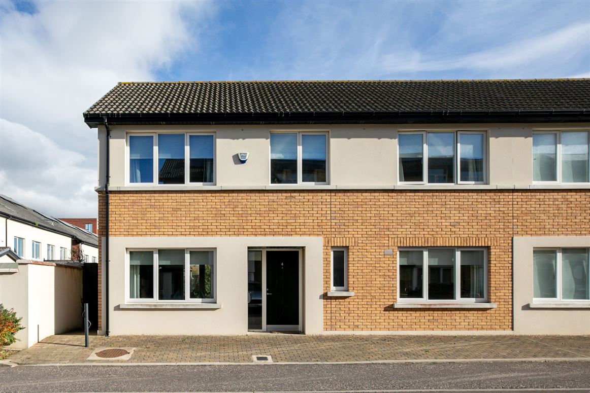 4 Larkfield Close, Leopardstown, Dublin 18