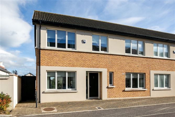 4 Larkfield Close, Leopardstown, Dublin 18
