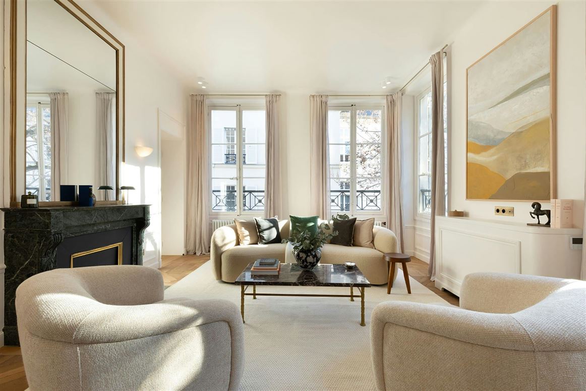 Saint,Paris,Île-de-France,France