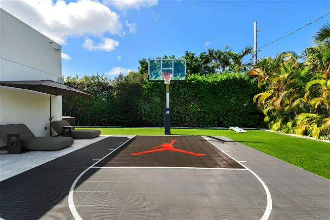 Poolside Story,North Miami Beach,Florida,USA