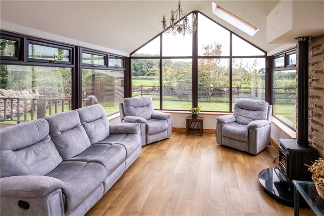 6 Oakwood View, St. Joseph's Road, Portumna