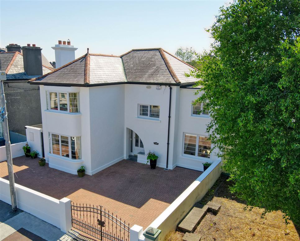 Manton, 63 Lower Salthill Road, Salthill, Galway