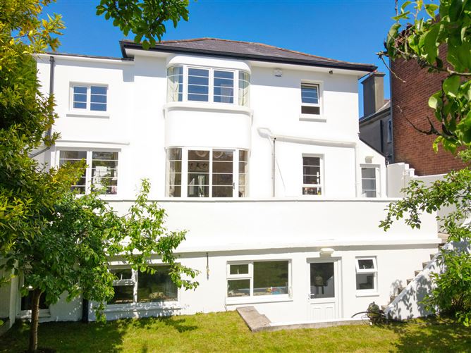 Manton, 63 Lower Salthill Road, Salthill, Galway