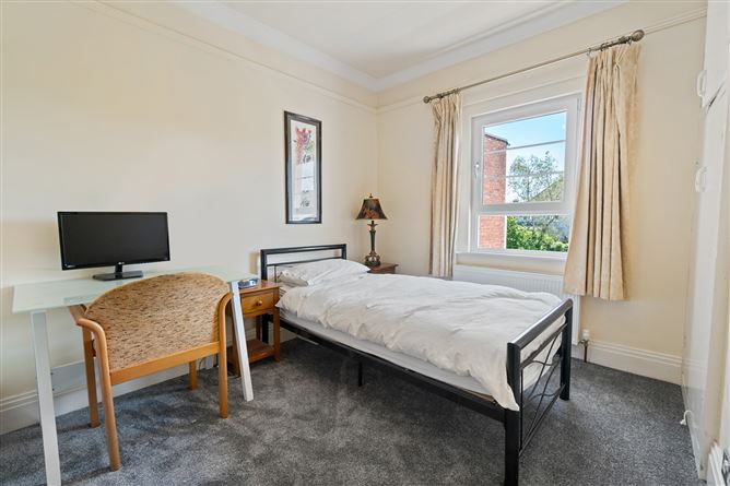 Manton, 63 Lower Salthill Road, Salthill, Galway