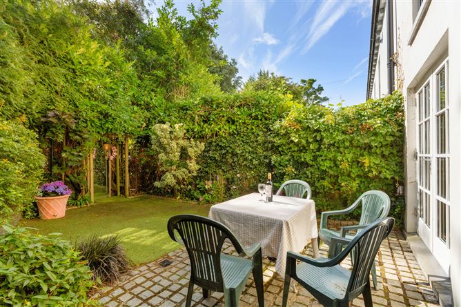 1 The Mews, Monkstown Castle, Monkstown, Co. Dublin