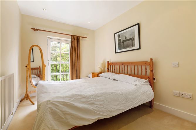 1 The Mews, Monkstown Castle, Monkstown, Co. Dublin