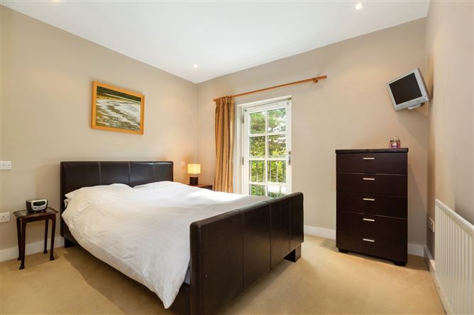 1 The Mews, Monkstown Castle, Monkstown, Co. Dublin