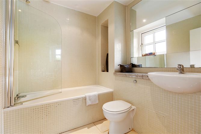 1 The Mews, Monkstown Castle, Monkstown, Co. Dublin