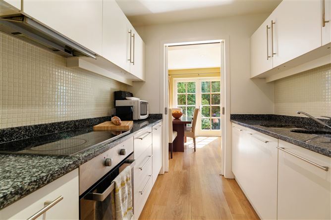 1 The Mews, Monkstown Castle, Monkstown, Co. Dublin