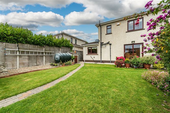 https://photos-a.propertyimages.ie/media/7/9/1/4952197/73228f2a-f1e3-41be-be4e-f14d3079ce37_l.jpg