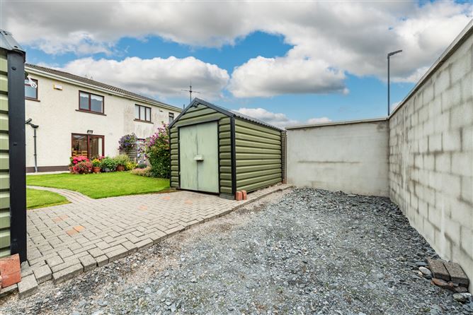 https://photos-a.propertyimages.ie/media/7/9/1/4952197/73228f2a-f1e3-41be-be4e-f14d3079ce37_l.jpg