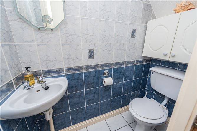 https://photos-a.propertyimages.ie/media/7/9/1/4952197/73228f2a-f1e3-41be-be4e-f14d3079ce37_l.jpg