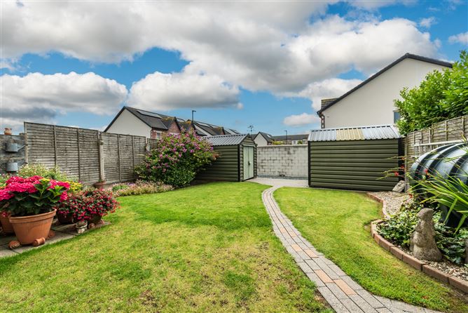https://photos-a.propertyimages.ie/media/7/9/1/4952197/73228f2a-f1e3-41be-be4e-f14d3079ce37_l.jpg