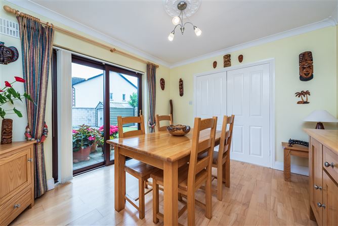 https://photos-a.propertyimages.ie/media/7/9/1/4952197/73228f2a-f1e3-41be-be4e-f14d3079ce37_l.jpg