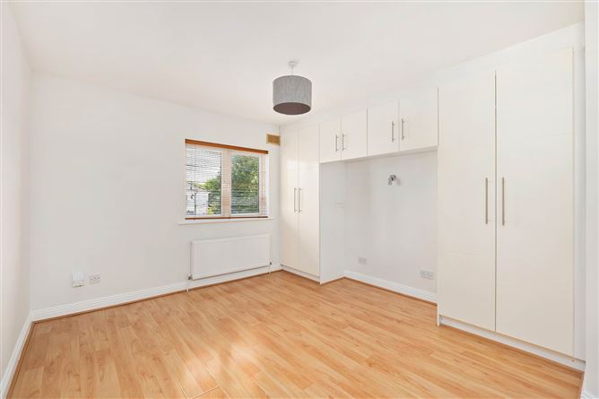 Photo 14 of 35 — 20 Johnsbridge Walk, Lucan, County Dublin