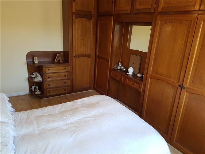 8 Shamrock Drive, Athy, Kildare